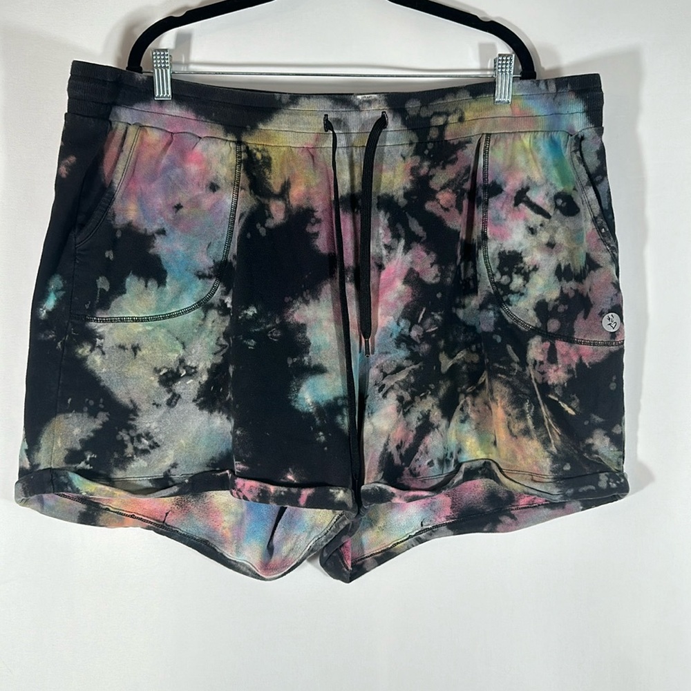 Black Tie Dye Terry Active Shorts